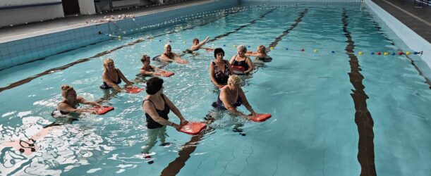 AQUA AEROBIK DLA SENIORÓW: ZADBAJ O ZDROWIE W RYTMIE WODY!